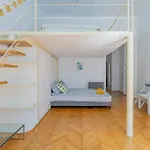 Weiner Leo Sunny Mezzanine Hideaway