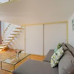 Weiner Leo Sunny Mezzanine Hideaway