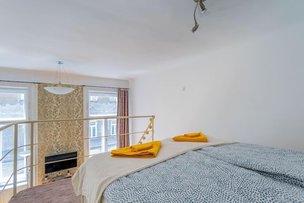 Weiner Leo Sunny Mezzanine Hideaway Apartment Budapest